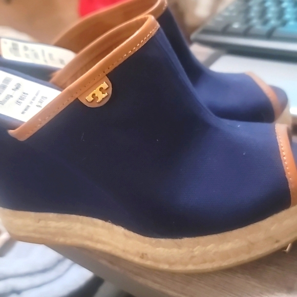 Authentic Tory Burch heels - Picture 6 of 7